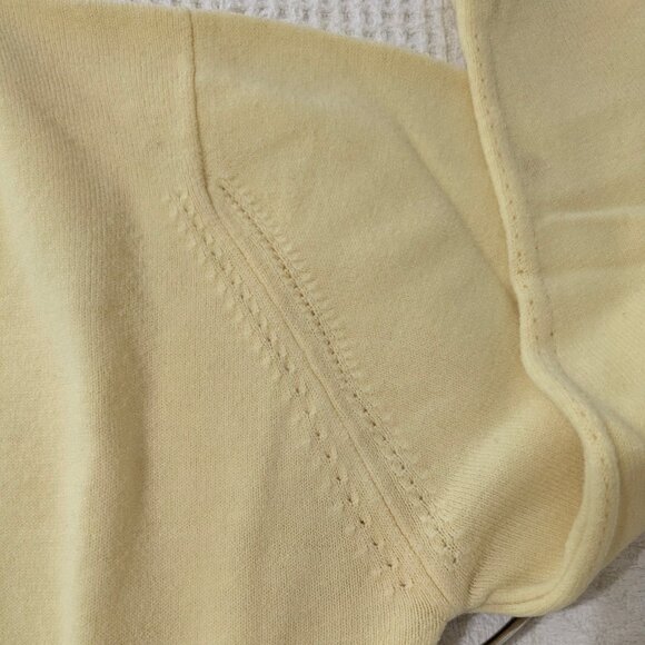 Vintage Small Butter Yellow Sweater - Picture 4 of 5